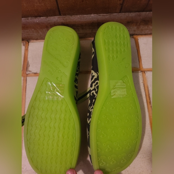 New Hot Chocolate Ghost Shoes, mary jane, Size 10 - Picture 3 of 3